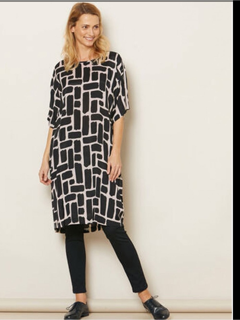 Masai Clothing Company Black & Cream Bold print shift dress small